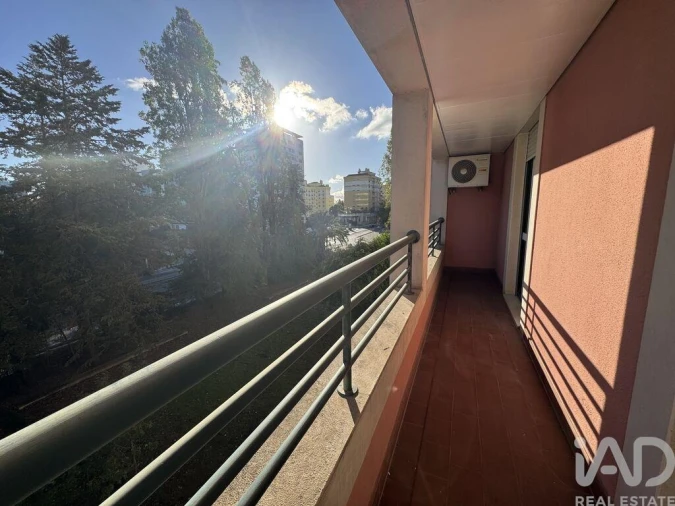 Apartamento T3 para Arrendamento em Lumiar Foto 14