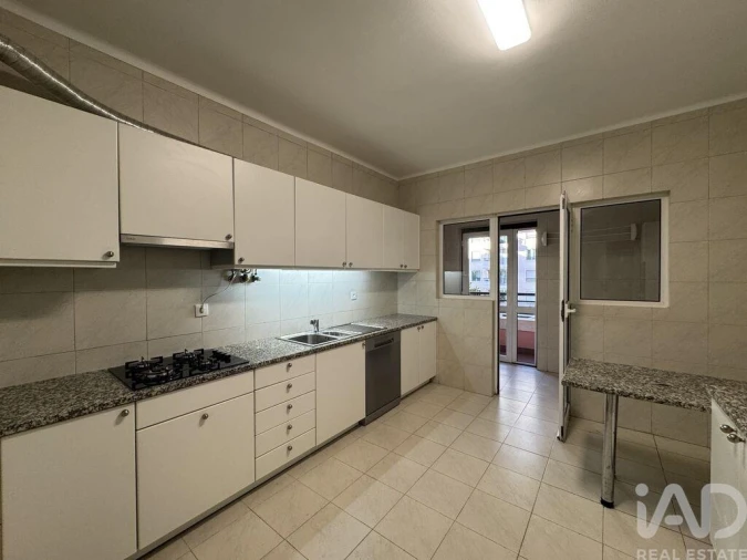 Apartamento T3 para Arrendamento em Lumiar Foto 20