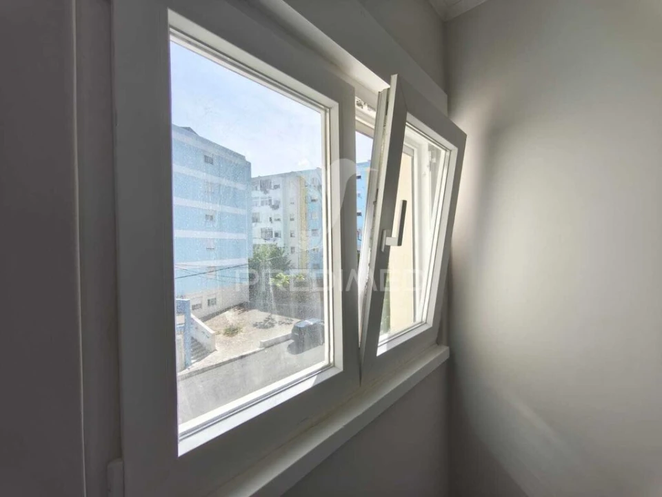 Apartamento T3 para Venda em Laranjeiro e Feijó Foto 7