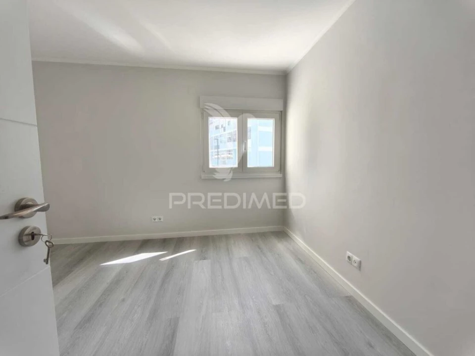 Apartamento T3 para Venda em Laranjeiro e Feijó Foto 17