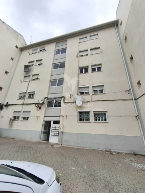 Apartamento T3 para Venda em Laranjeiro e Feijó