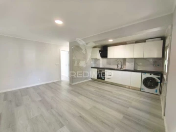 Apartamento T3 para Venda em Laranjeiro e Feijó