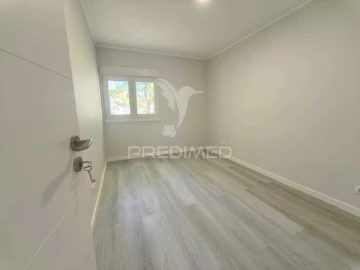 Apartamento T3 para Venda em Laranjeiro e Feijó