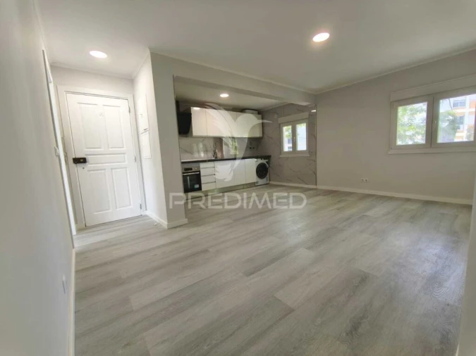 Apartamento T3 para Venda em Laranjeiro e Feijó Foto 5