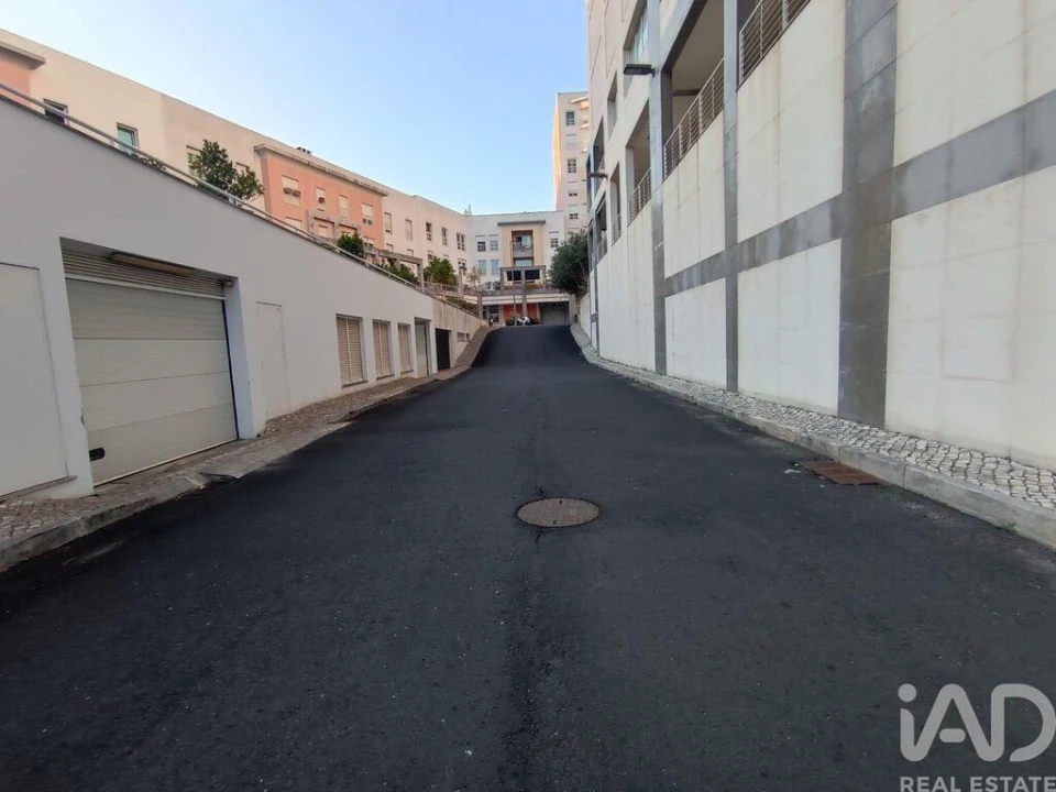 Garagem para Venda em São Domingos de Benfica Foto 11
