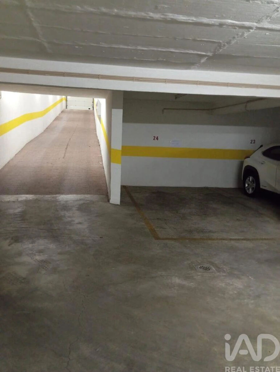 Garagem para Venda em São Domingos de Benfica Foto 5
