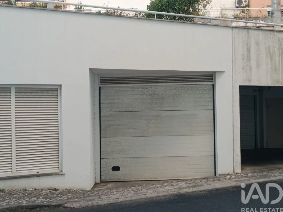 Garagem para Venda em São Domingos de Benfica Foto 9