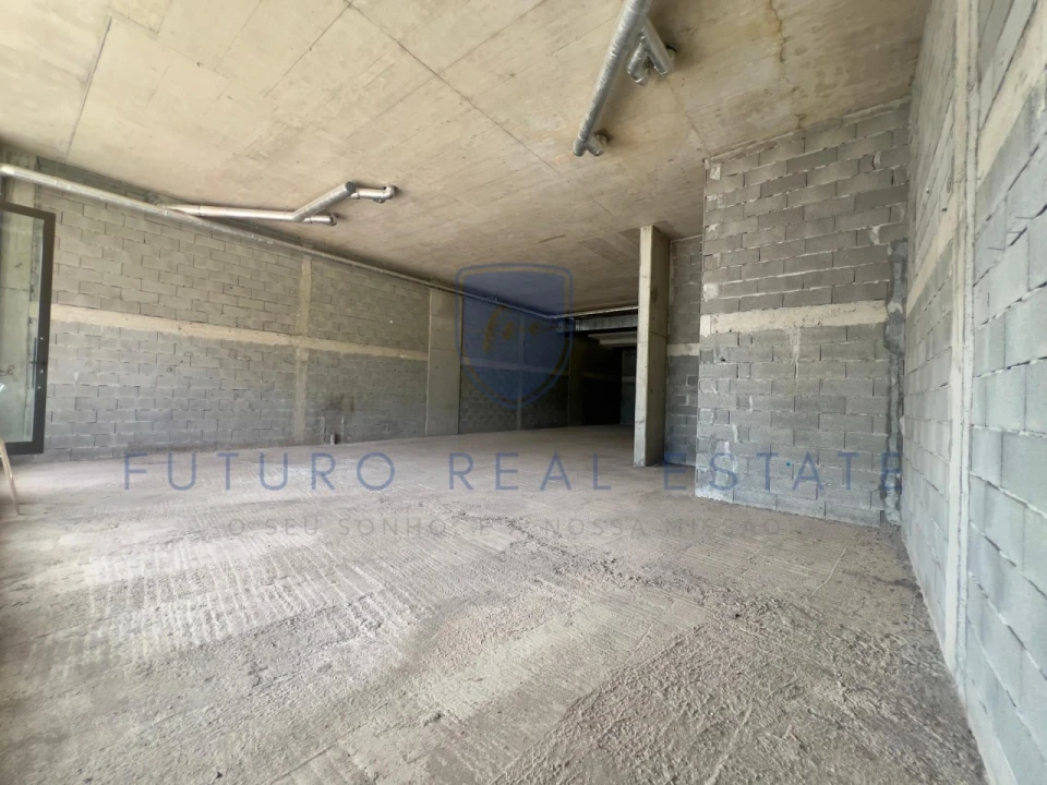 Loja para Arrendamento em São Martinho Foto 3