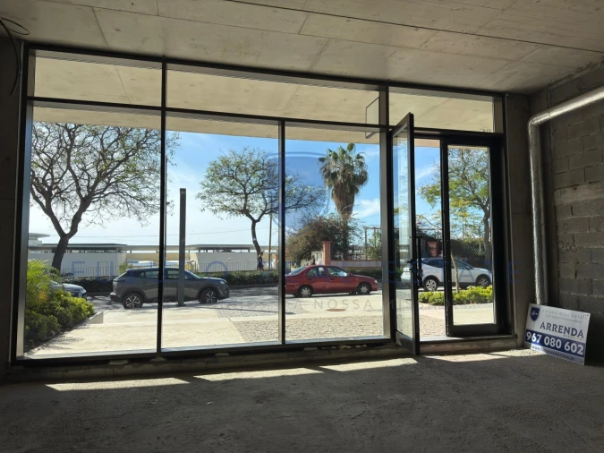 Loja para Arrendamento em São Martinho Foto 5