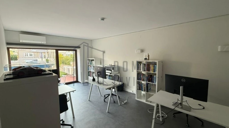 Escritório para Arrendamento em Ramalde Foto 3