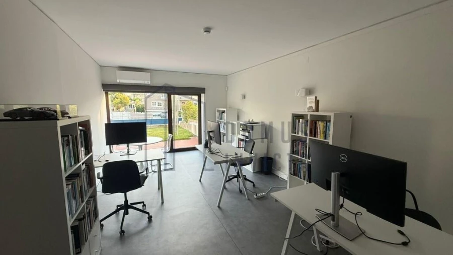 Escritório para Arrendamento em Ramalde Foto 2