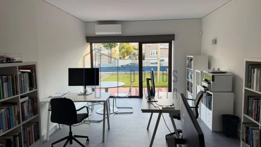 Escritório para Arrendamento em Ramalde Foto 1