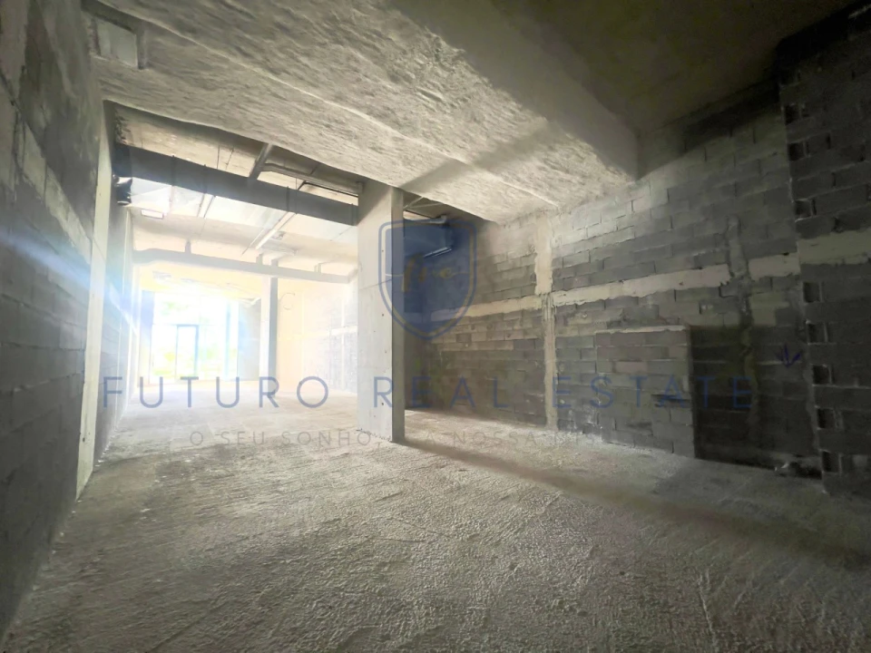 Loja para Arrendamento em São Martinho Foto 5