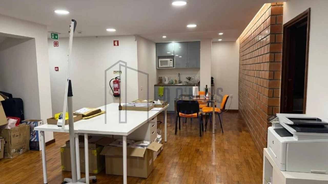 Escritório para Arrendamento em Ramalde Foto 1