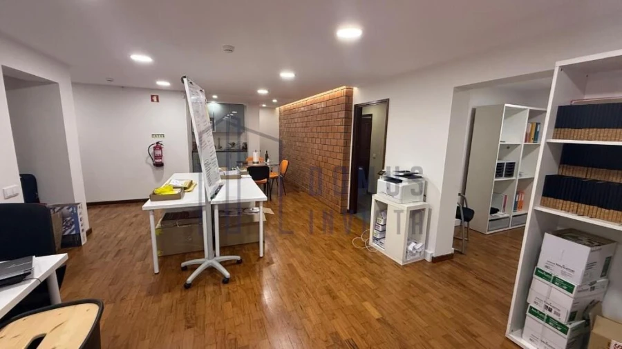 Escritório para Arrendamento em Ramalde Foto 9