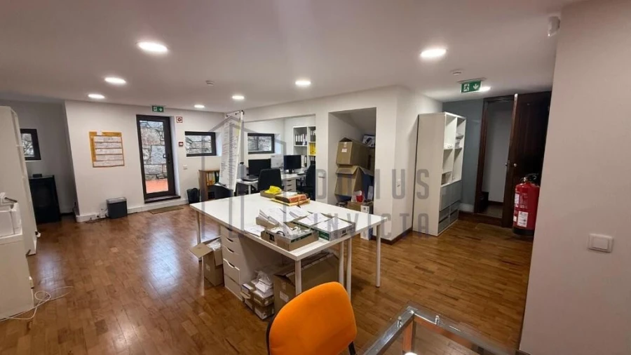 Escritório para Arrendamento em Ramalde Foto 7