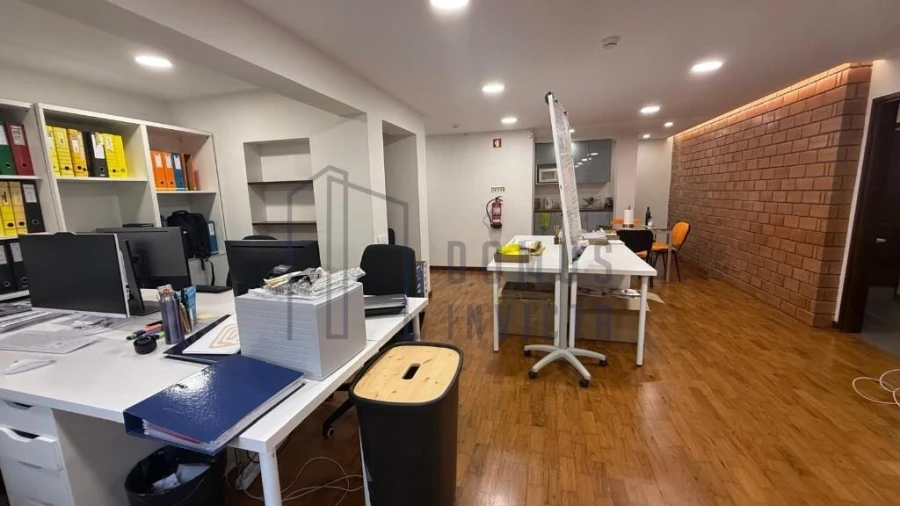 Escritório para Arrendamento em Ramalde Foto 6