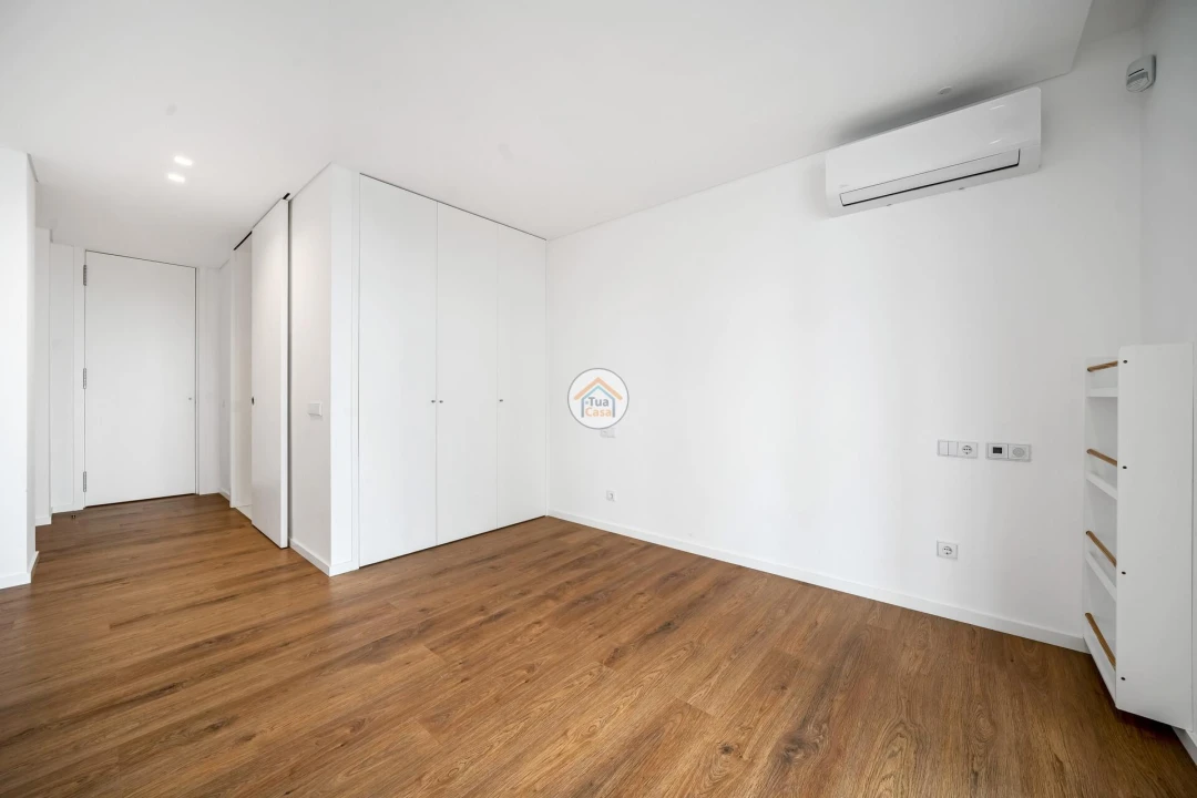 Apartamento T4 para Venda em Olhão Foto 24