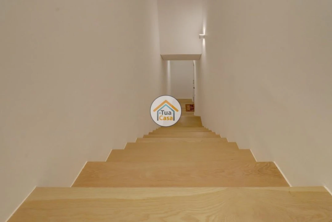 Apartamento T4 para Venda em Olhão Foto 21