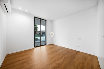 Apartamento T4 para Venda em Olhão