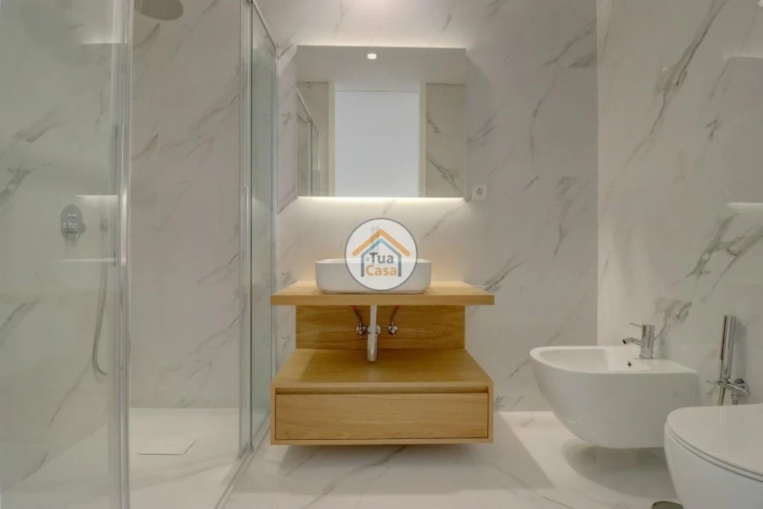 Apartamento T4 para Venda em Olhão Foto 32