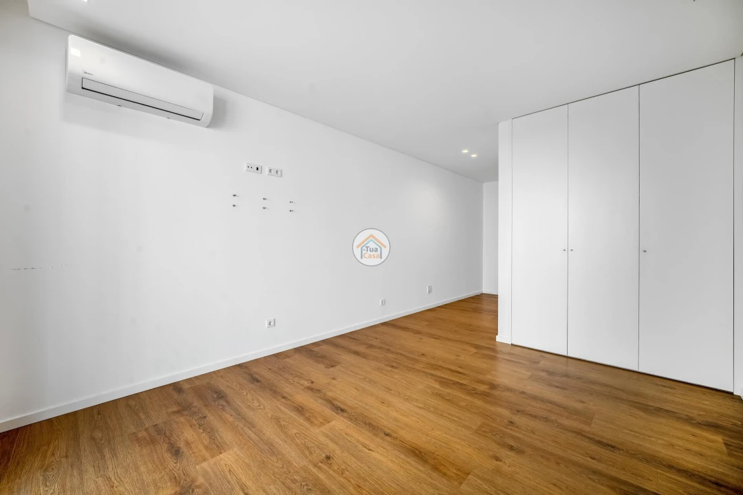 Apartamento T4 para Venda em Olhão Foto 22