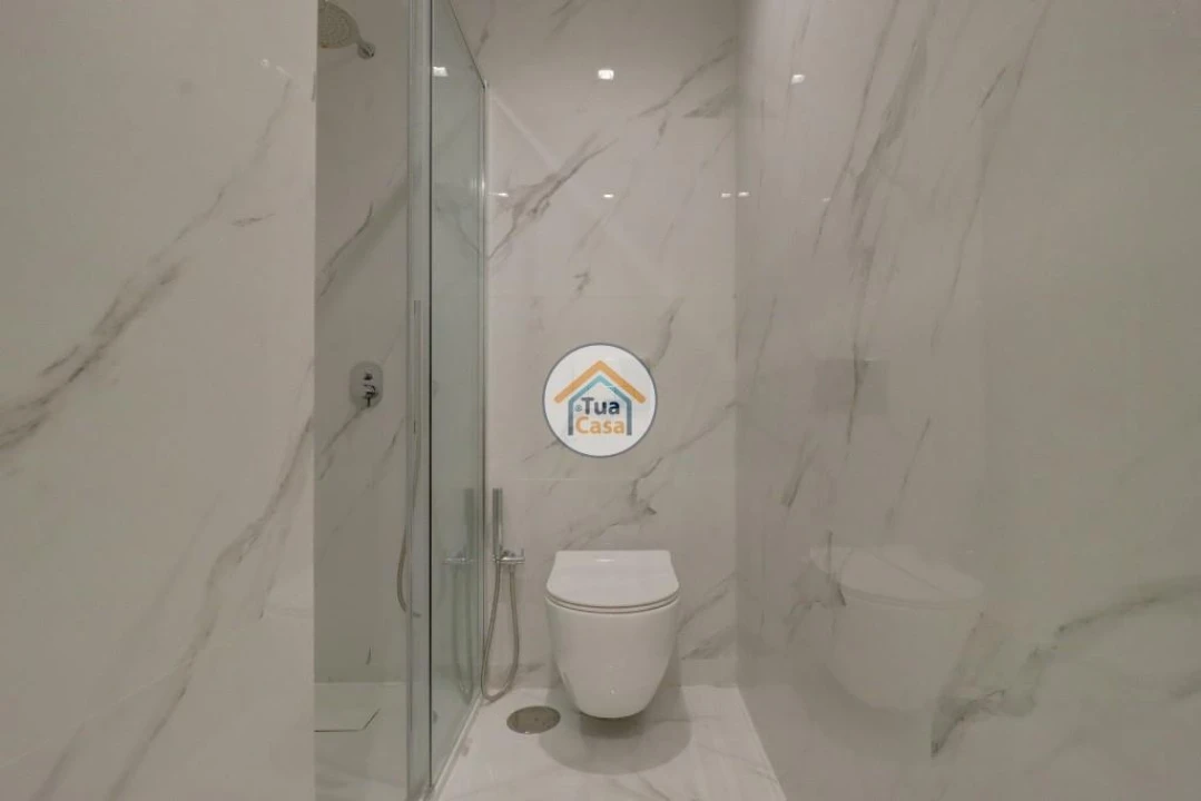 Apartamento T4 para Venda em Olhão Foto 16