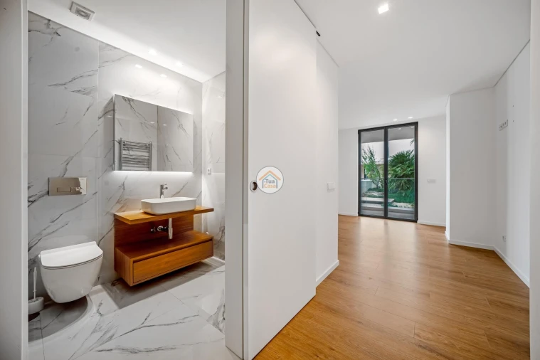 Apartamento T4 para Venda em Olhão Foto 15