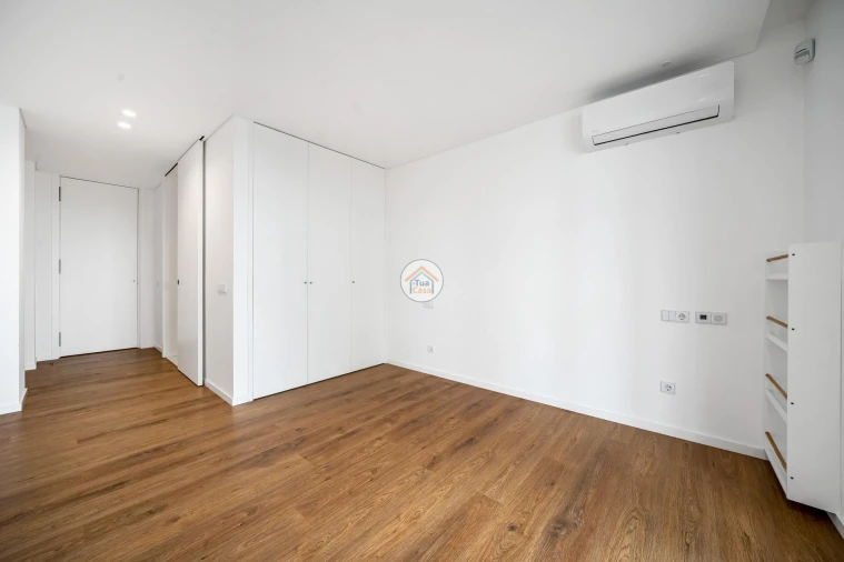 Apartamento T4 para Venda em Olhão Foto 24
