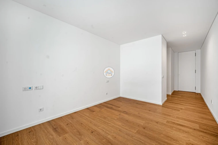 Apartamento T4 para Venda em Olhão Foto 20