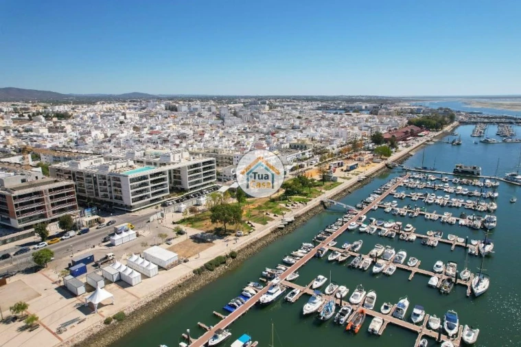 Apartamento T4 para Venda em Olhão Foto 57