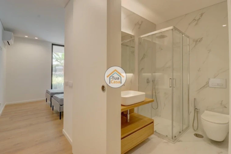 Apartamento T4 para Venda em Olhão Foto 23