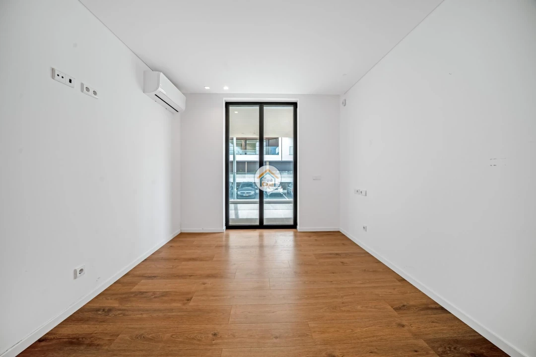 Apartamento T4 para Venda em Olhão Foto 19