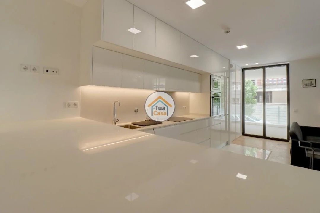 Apartamento T4 para Venda em Olhão Foto 5