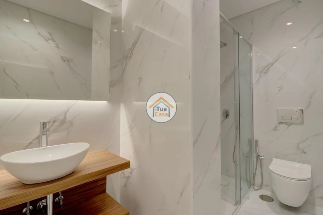 Apartamento T4 para Venda em Olhão Foto 15