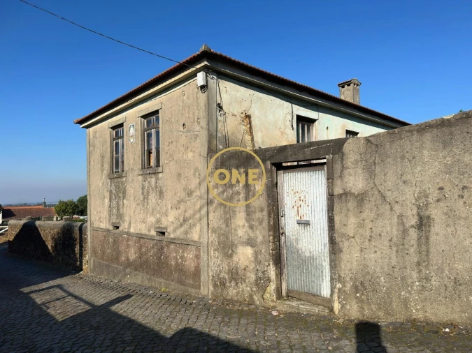 Moradia T3 para Venda em Laundos Foto 1