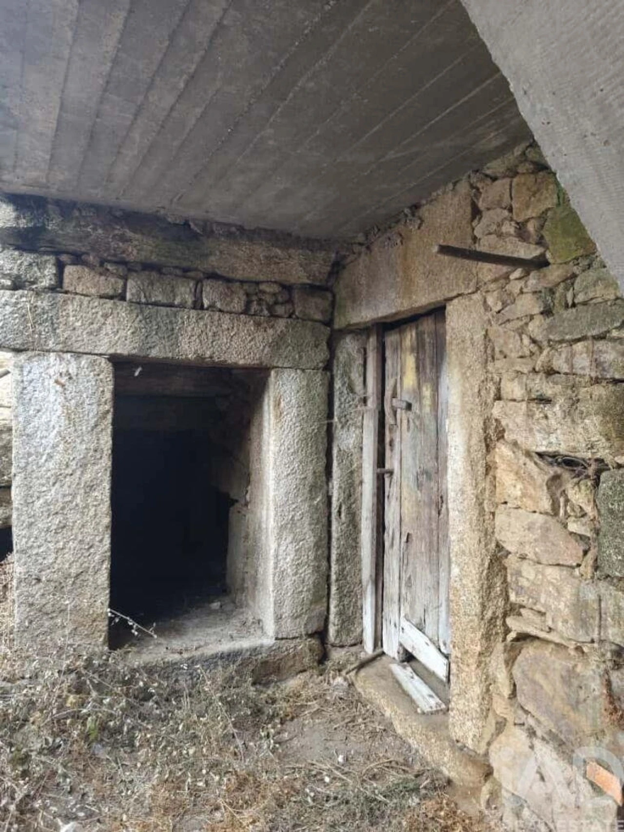 Moradia T2 para Venda em Aldeia Velha Foto 6