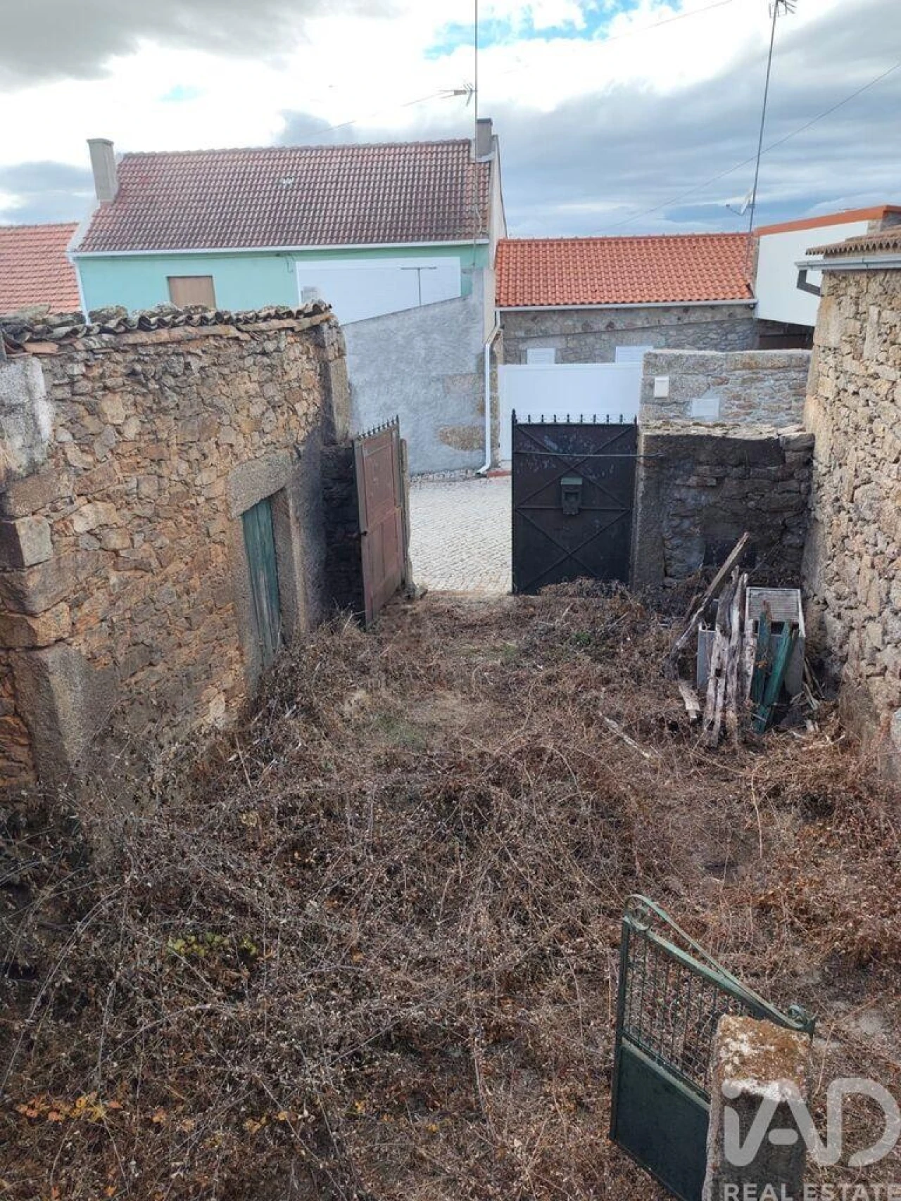 Moradia T2 para Venda em Aldeia Velha Foto 3