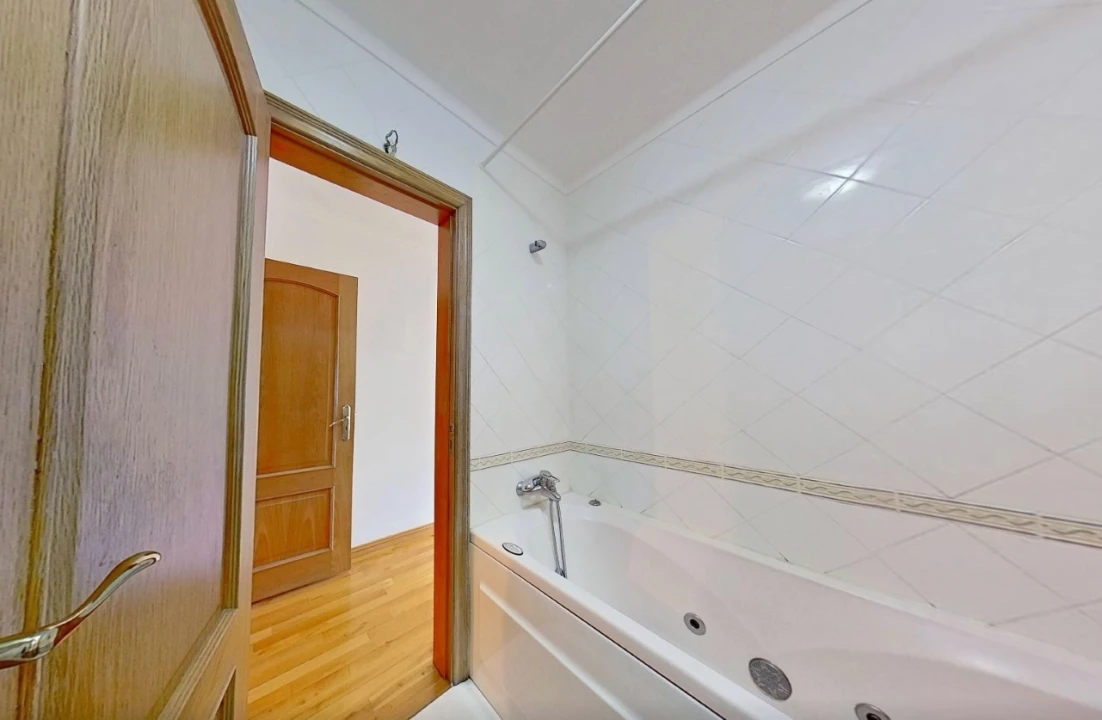Apartamento T4 para Venda em Campolide Foto 14