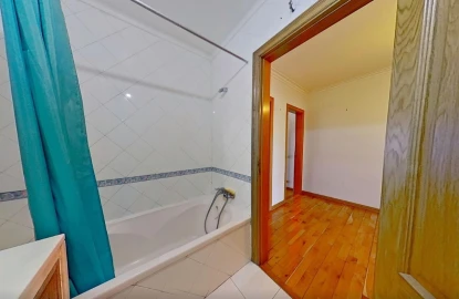 Apartamento T4 para Venda em Campolide