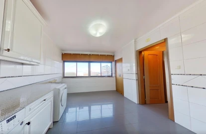 Apartamento T4 para Venda em Campolide