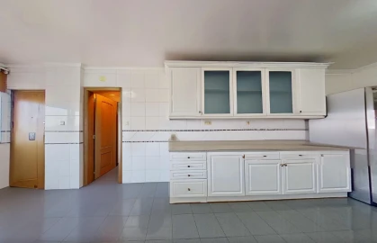 Apartamento T4 para Venda em Campolide