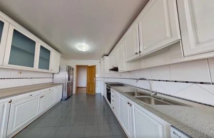 Apartamento T4 para Venda em Campolide