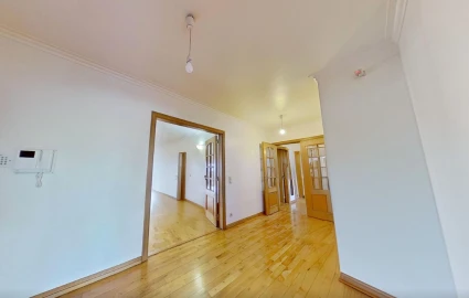 Apartamento T4 para Venda em Campolide