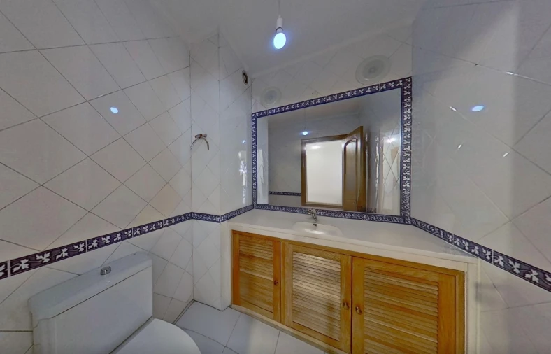 Apartamento T4 para Venda em Campolide Foto 5