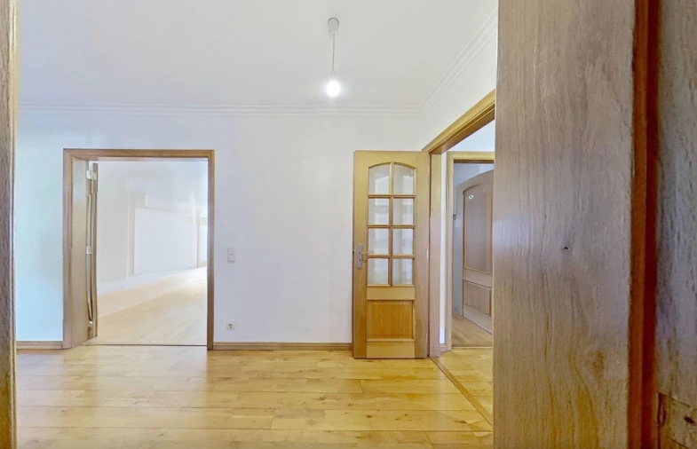 Apartamento T4 para Venda em Campolide Foto 4