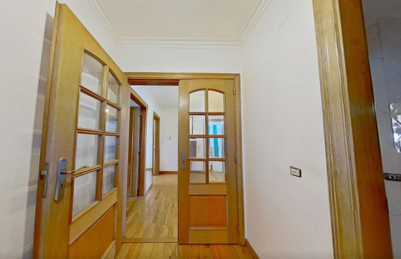 Apartamento T4 para Venda em Campolide Foto 8