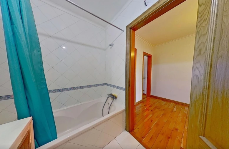 Apartamento T4 para Venda em Campolide Foto 18