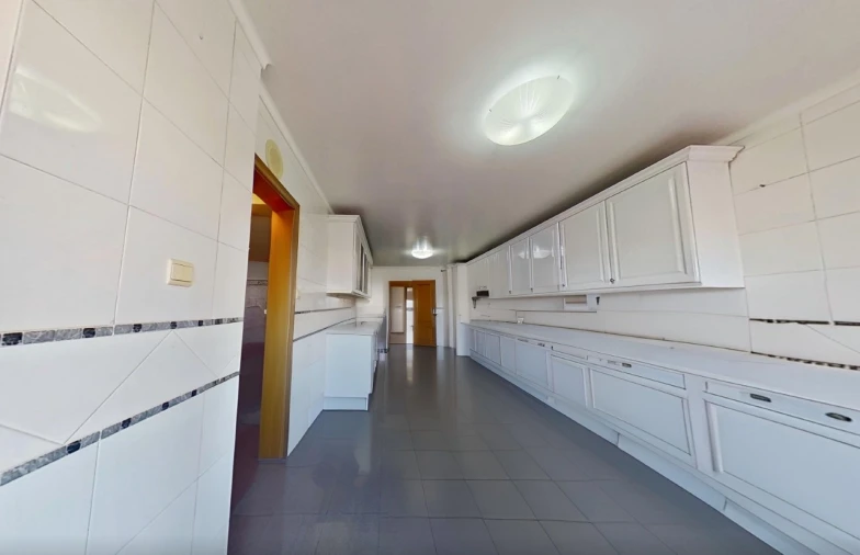 Apartamento T4 para Venda em Campolide Foto 26