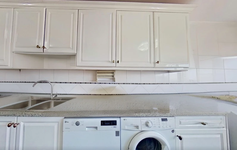 Apartamento T4 para Venda em Campolide Foto 28